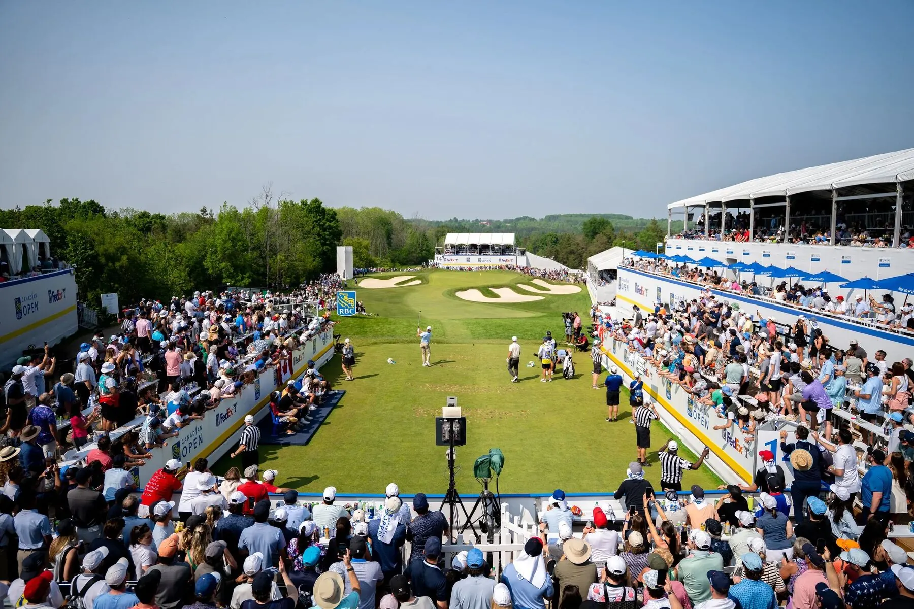Gallery watching play at the RBC Canadian Open