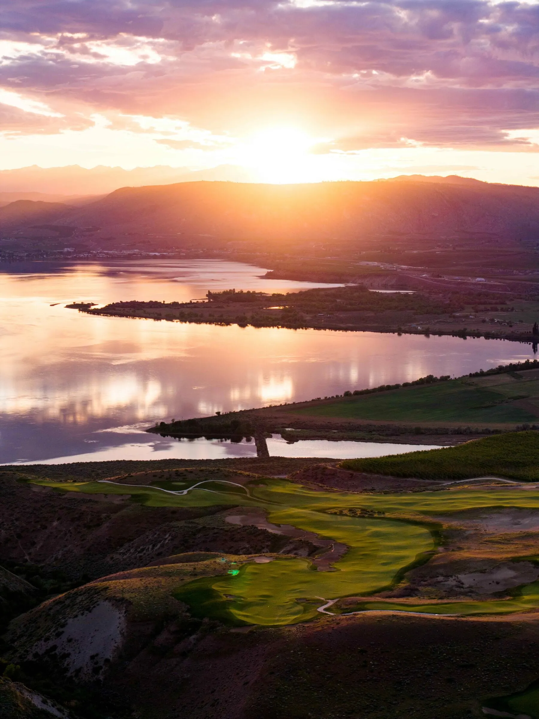 Desert terrain and fairway at Gamble Sands