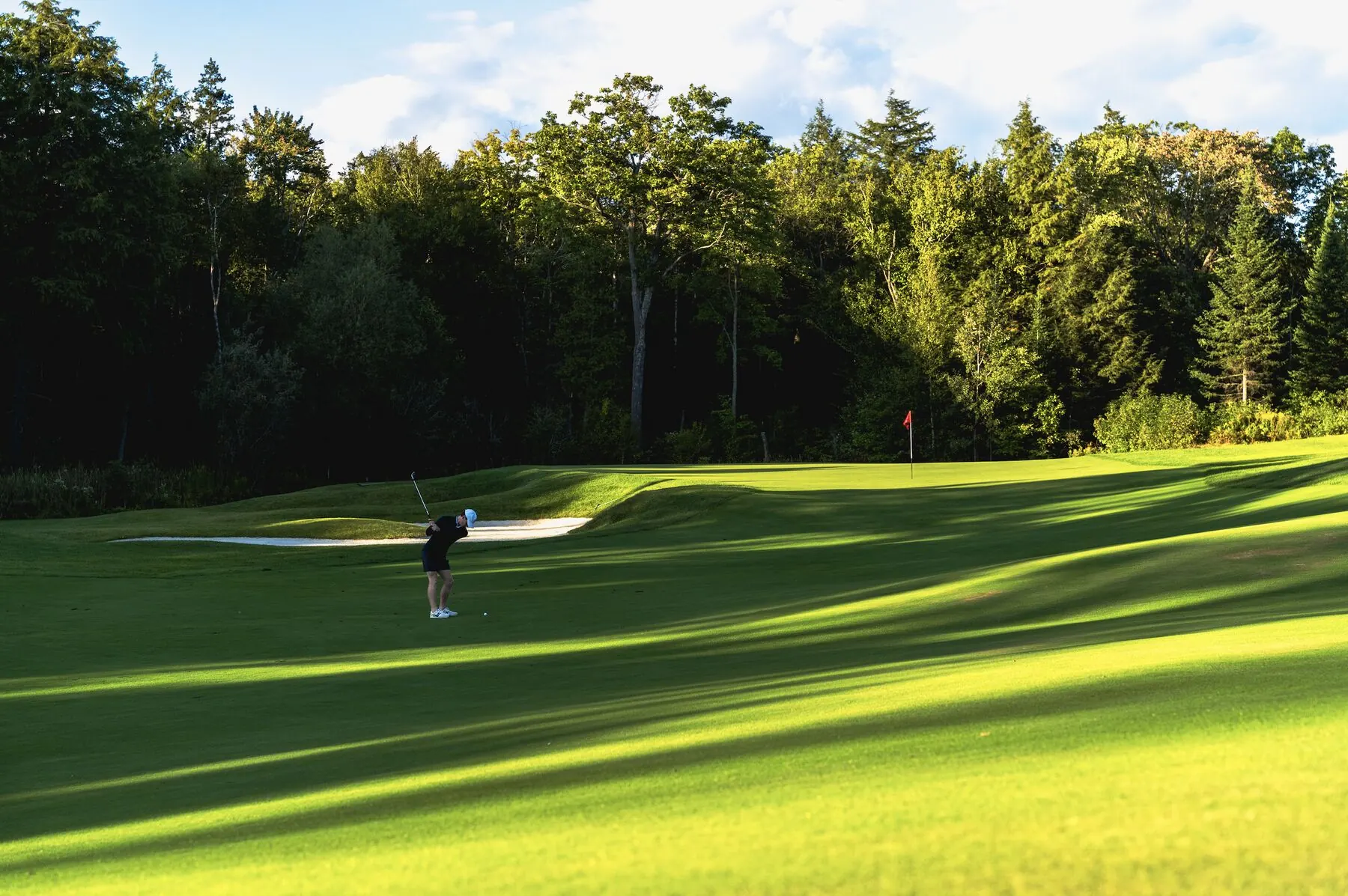 Green and bunkers at Manitou Ridge